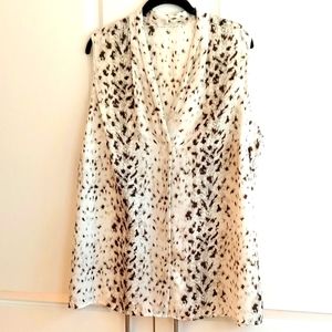 Violet and Claire Black & White Women's Sleeveless Blouse, Sz 1X, V-Neck